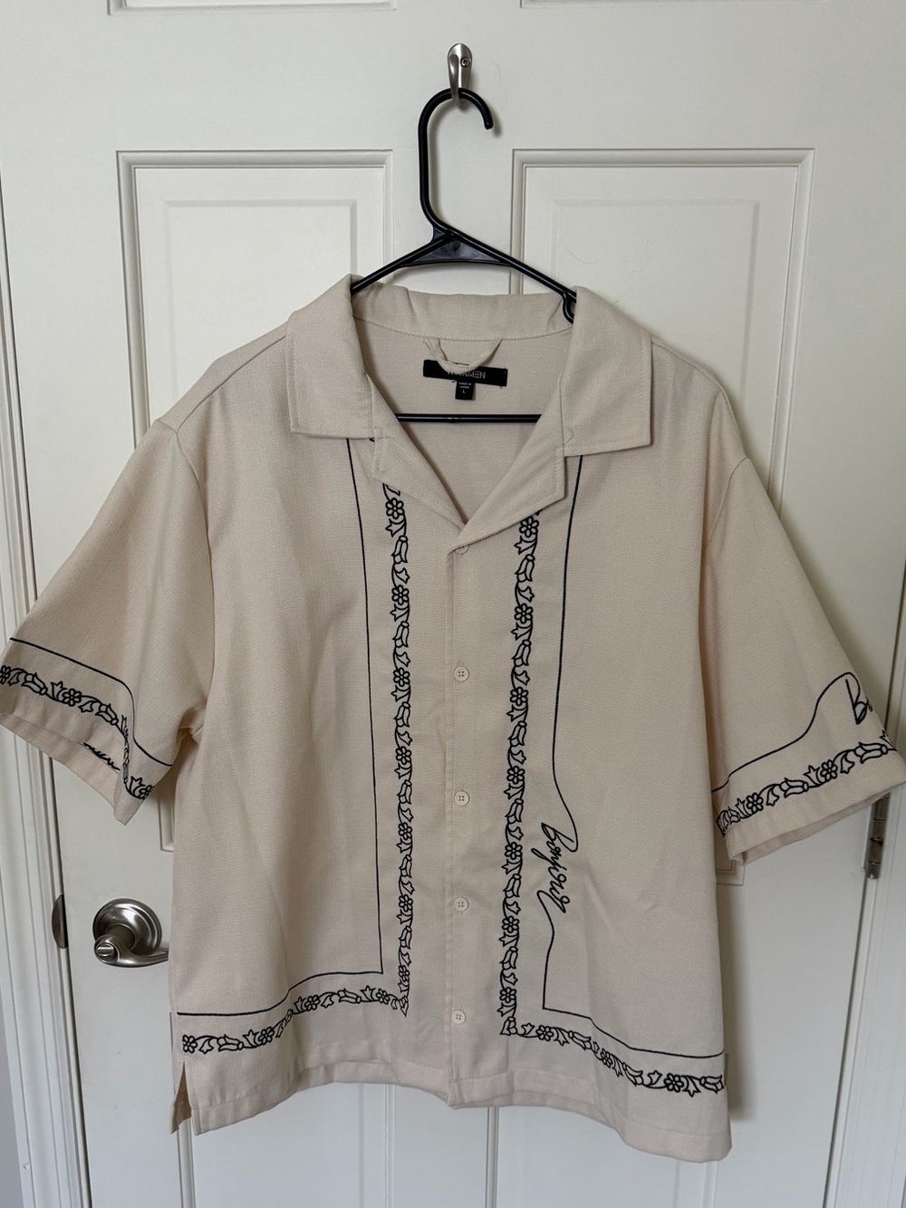 Fashion Nova Beige Short-Sleeve Button Down Shirt with Black Trim